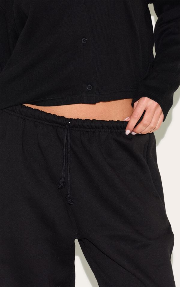 ab767805e79e2d816ea64cb4f35e8e77a75b3bc0_CNL9637_4_black_straight_leg_cuffed_seam_detail_joggers