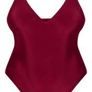ab7b472a266e3471ab9918454c4b8822d3c9dd98_CNM0221_5_plus_berry_basic_low_scoop_swimsuit