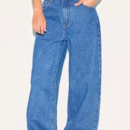 ac7168c377315b05c57b23ab7fe1bc428faaba66_CNL9764_2_prettylittlething_petite_dark_blue_high_waist_boyfriend_jean