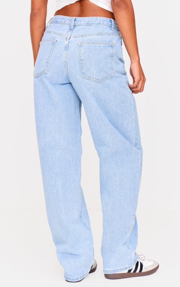ad29e14cca143351c397d0c1b656aa2d7d235b0e_CNL6136_3_prettylittlething_light_blue_wash_high_waist_boyfriend_jeans