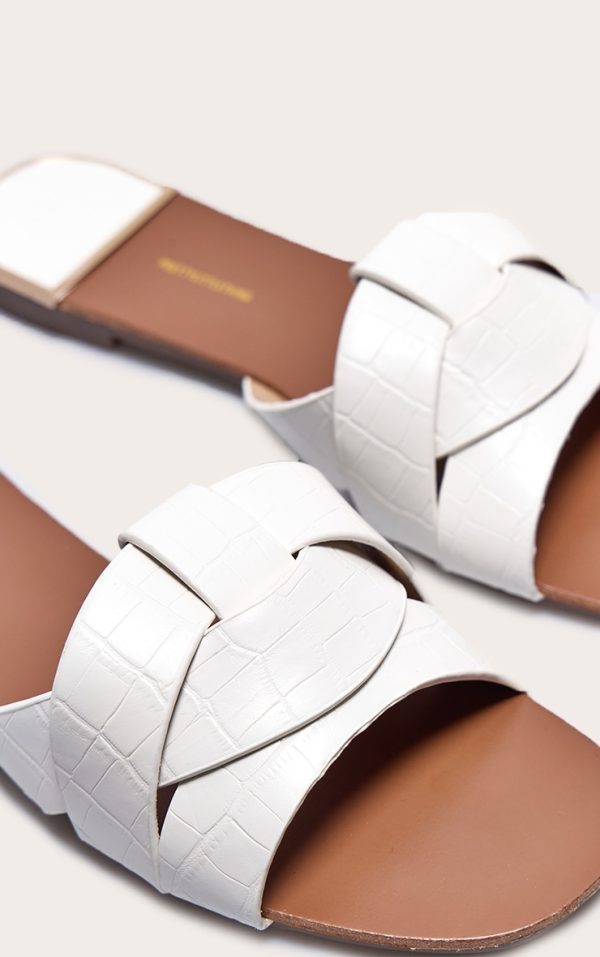 ad82e120c091dff0a4f4081dcb55986bbc0710b1_CMK7843_3_white_croc_pu_strap_over_flat_sandals