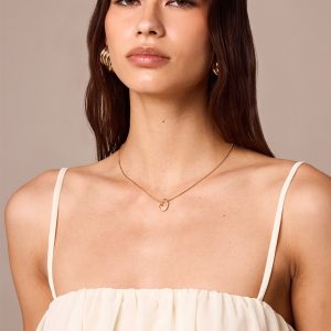 Gold Twist Cut Out Pendant Necklace