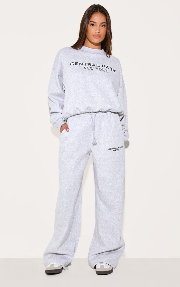 adcfa3dd0fae2647842abd3c9a37a47d9cf7c69a_CNL9643_3_ash_grey_central_park_embroidered_boxy_sweat