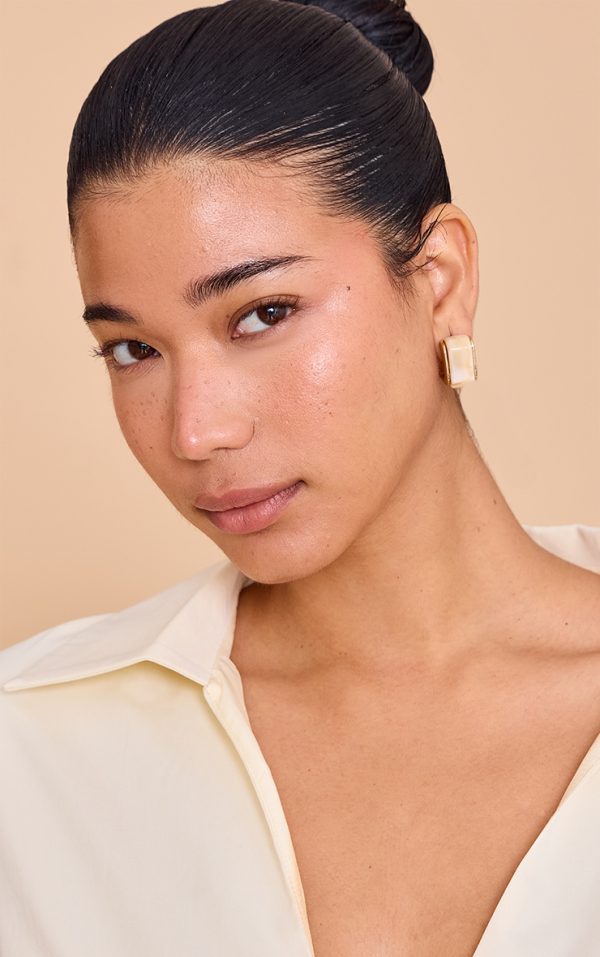 aeb885a6652075e8189155b0126d963ae8616411_CNN3129_1_gold_edged_enamel_hoop_earring