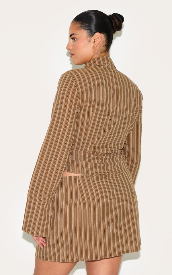 af2aeda02e2bcbd4debc8eba85d5e6afaf13bc60_CNM2041_2_plus_brown_pinstripe_fitted_shirt