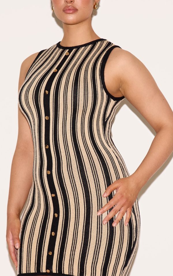 af40327afdb9247ab83253450c8f1fb1af8b2d85_CNM8078_4_shape_black_knitted_striped_button_front_mini_dress