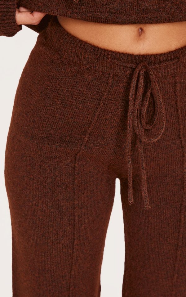 af4ee3e22e29d98401b58757e6215be7245fdb73_CNL4357_4_petite_chocolate_knitted_seam_detail_wide_leg_trousers