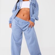 b02ef23c02133ac497f0c40b34c45a76f00928e5_CNH8245_1_prettylittlething_shape_petrol_blue_washed_wide_leg_joggers
