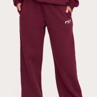 b085838c76d8d1429204bda34a7ee711be0ec507_CNL5839_2_prettylittlething_tall_burgundy_logo_printed_wide_leg_joggers