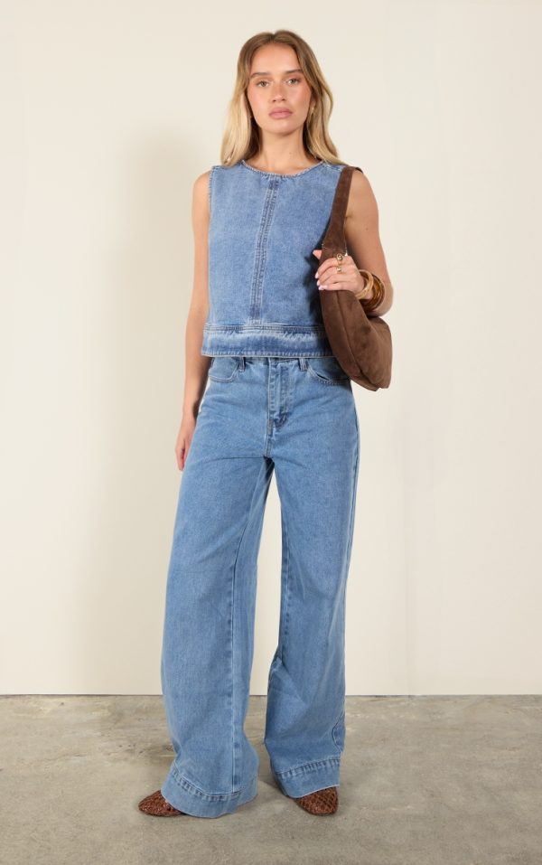 b0c25e530e56f8137b114baee9fe30ccf0ebc4dc_CNL7802_3_mid_blue_wash_round_neck_sleeveless_boxy_denim_top
