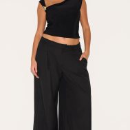 b131ac46526fb92119d25ee4f14f495fe011634b_CNM8469_3_plus_black_double_layer_slinky_trim_detail_asymmetric_top