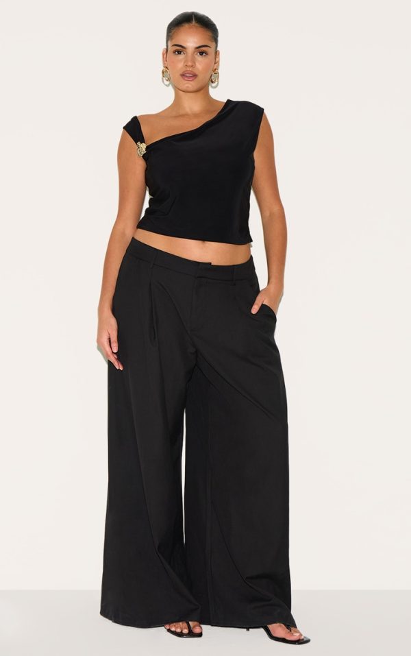 b131ac46526fb92119d25ee4f14f495fe011634b_CNM8469_3_plus_black_double_layer_slinky_trim_detail_asymmetric_top