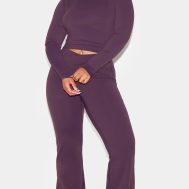 b1be8d90c9d26c6071f22f1c8771b649971b5e9b_CNL7880_8_dark_plum_sculpt_long_sleeve_crop_gym_top-1