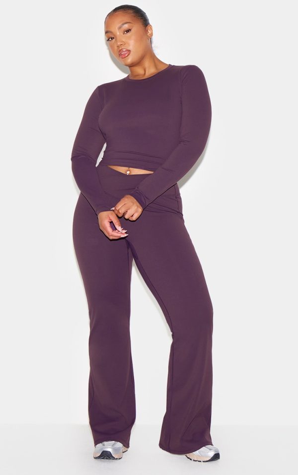 b1be8d90c9d26c6071f22f1c8771b649971b5e9b_CNL7880_8_dark_plum_sculpt_long_sleeve_crop_gym_top-1