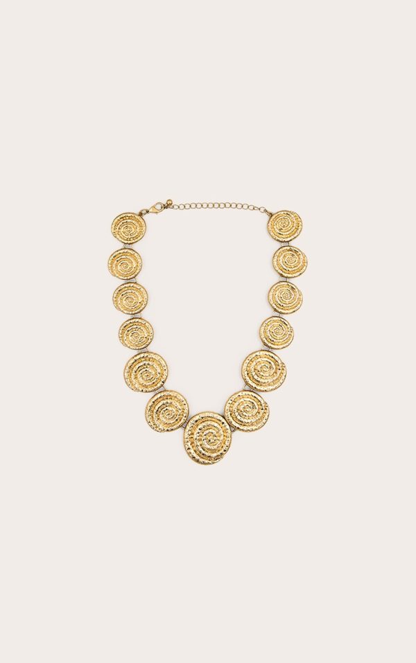 b1c3d6f5a1dddda056ca49248ba145eb1264ed52_CNN3734_2_gold_hammered_swirl_detail_chunky_necklace