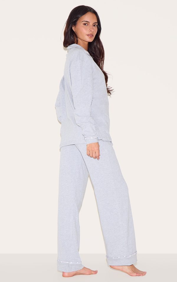 b221acf0317ed5e5ca55ac5bacb75d397f0dc298_CNL2751_2_prettylittlething_grey_piping_jersey_long_pj_set