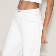 b2fa9dbe572e0f4885d33d0d75abbade5475aa24_CNM0942_4_white_low_rise_wide_leg_jeans