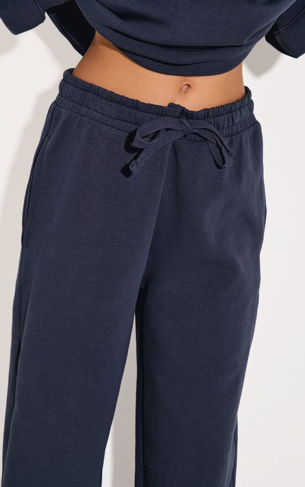b30425026df45a77737df56ec2046bcb22b7020c_CNL8063_4_navy_premium_interlock_straight_leg_joggers