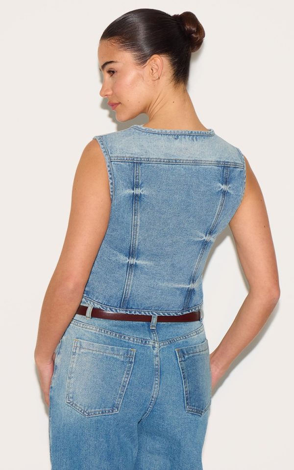 b3a88583cd3a82c80fe6c6577bcbbadc9b6eadfa_CNL7801_2_mid_blue_wash_round_neck_sleeveless_denim_crop_top