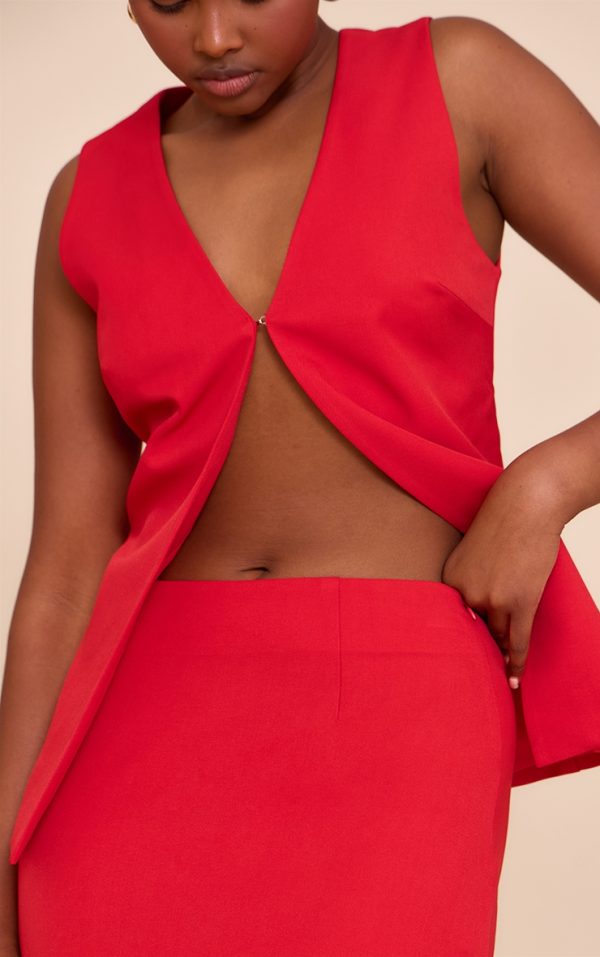 b439e4a9ba1fb736ee08a64056bfde72a558e58b_CNN2981_4_tomato_red_woven_tailored_hook_and_eye_waistcoat