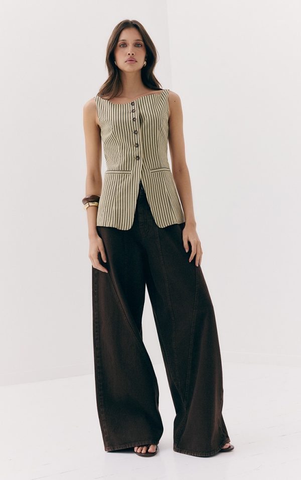 b4c7ce73fd8c138c976556597f9d4e03eb2bf5c6_CNM0162_2_chocolate_brown_seam_detail_wide_leg_jean