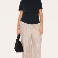 b4fcd7251420dc7b2d07abfd332ce1b4711a41e4_CNM4449_3_plus_black_modal_ruched_side_top