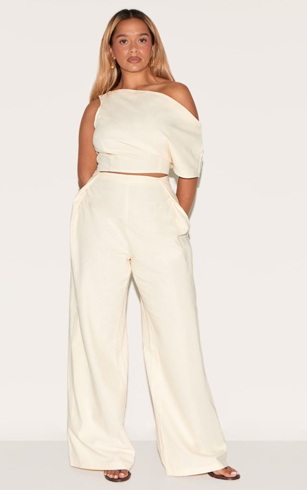 b5b15eeededfc3fcb141d7f10589ae0e33735191_CNM6341_1_shape_cream_linen_highwaisted_pleated_wide_leg_trousers