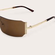 b62d464397332cd5cea2d1742f8b4949e06348c5_CNL7825_4_brown_square_diamante_side_wrap_round_sunglasses