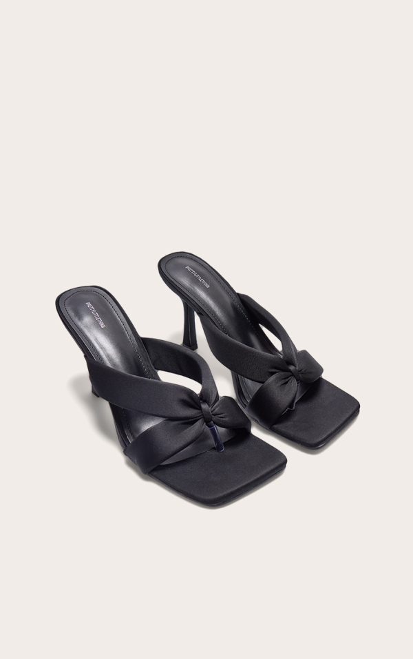 b6825cf6223fb0608145db92c0c4a2aee3a2de48_CNI0205_2_black_square_toe_thong_padded_heeled_mules