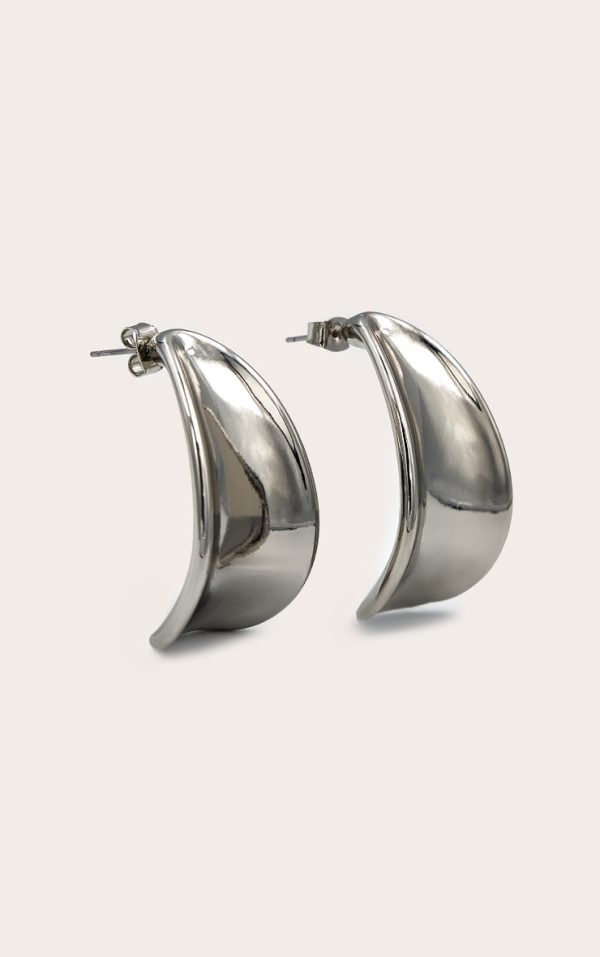 b69392cabdad7b2b2eac0655455b4fef64f693f4_CNM2819_1_silver_curve_statement_earrings