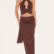 b6cc42bdd561290fcc253037765826227d12e186_CNM4455_3_tall_chocolate_trim_detail_halterneck_crop_top