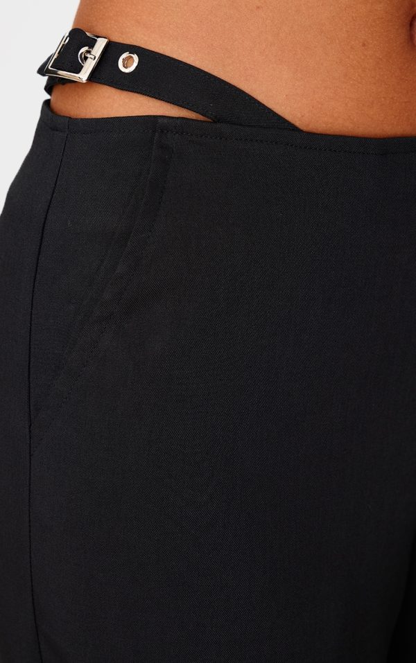 b748c75c44d3ea373c093e8db150a2f49635d823_CNL5524_4_petite_black_low_rise_cut_out_buckle_detail_wide_leg_trousers