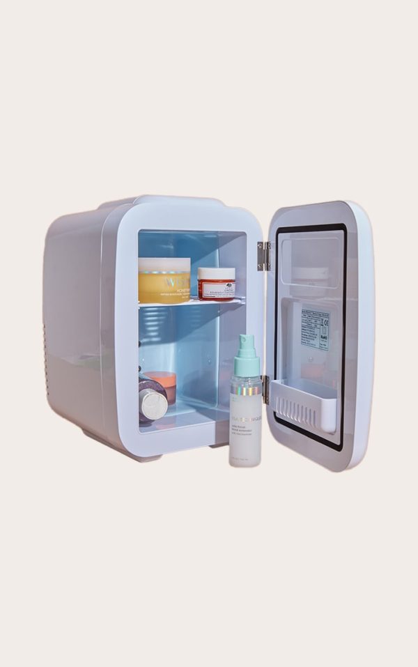b7c1f331e9c9b96907ec8469f2f789212b669948_CMW1288_2_stylpro_beauty_fridge