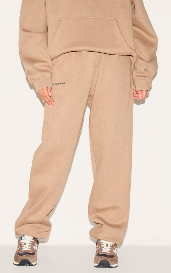b7c3d23a8b842b724a4832b17d529bdeb6f9ce0d_CNE5747_2_prettylittlething_mocha_established_2012_joggers-1
