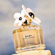 b7df8c6692a55413a734257901e43b77fad0138e_CNK9896_5_marc_jacobs_daisy_edt_100ml