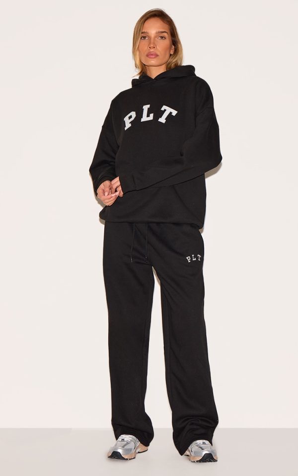 b8aa38e5efcb2b699938c4717a0ba4a8b01d7de6_CNL9009_1_prettylittlething_black_logo_print_oversized_wide_leg_joggers