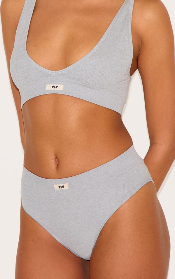 b98335254351583e789bbdbdc17ccaa55387e017_CNL0785_4_prettylittlething_grey_ribbed_seamless_knickers