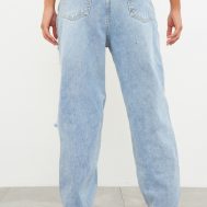 b9930f22419577f5f9689d9e75766592eb58cc9d_CMM4756_3_prettylittlething_light_blue_wash_open_knee_boyfriend_jeans