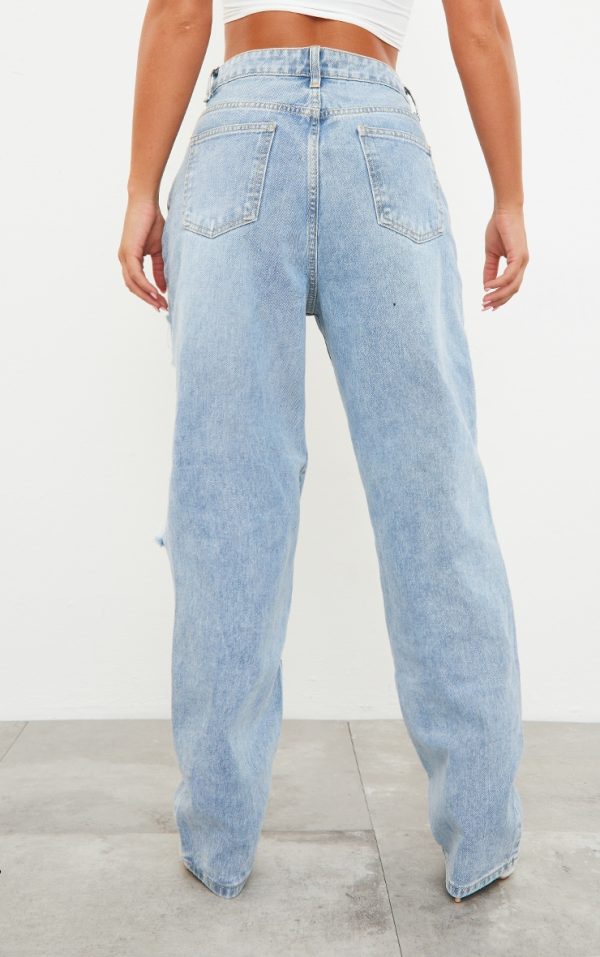 b9930f22419577f5f9689d9e75766592eb58cc9d_CMM4756_3_prettylittlething_light_blue_wash_open_knee_boyfriend_jeans