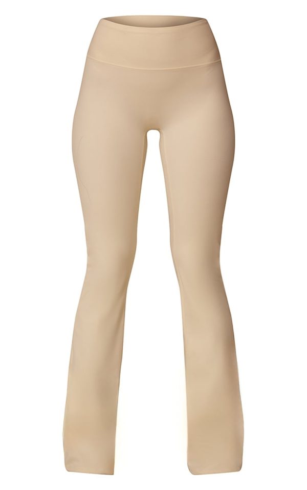 ba64eaf9e3be9e8981e7151eb0675bc246ccf099_CNG5546_5_bone_sculpt_straight_leg_yoga_pants