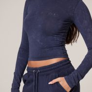 bab7911e86d59f9c6eed560fe31121d0681ee4b8_CNK5071_4_prettylittlething_navy_washed_low_rise_oversized_wide_leg_joggers