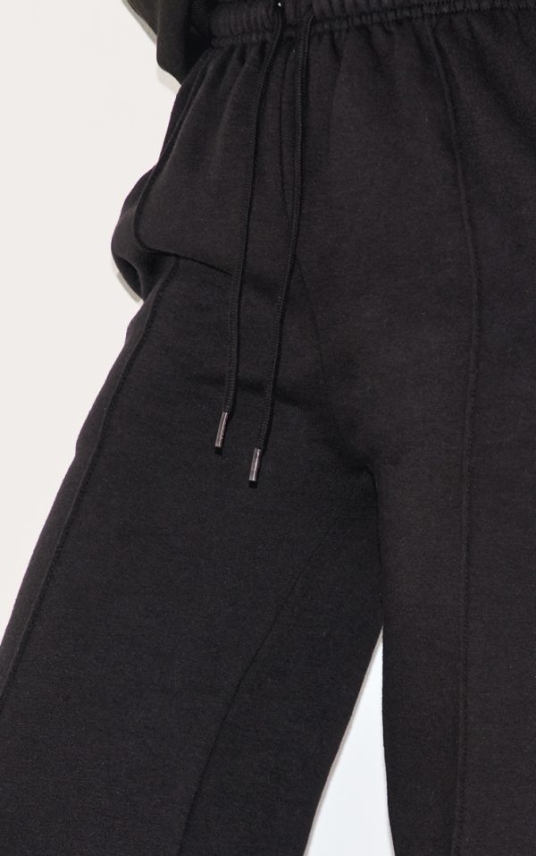 bb51646079f1f65e1cf60ef3786c2da6ad7ea29d_CNH7976_4_petite_black_seam_detail_joggers