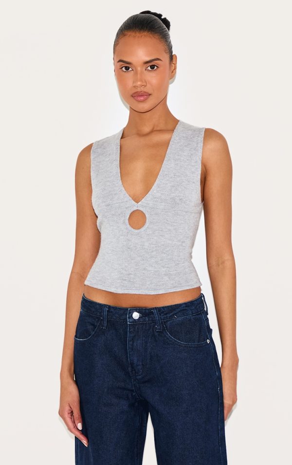 bb681839655617a0e0b3dd6fe9a34e6ca485c84d_CNL6081_1_ash_grey_soft_knit_plunge_detail_crop_top