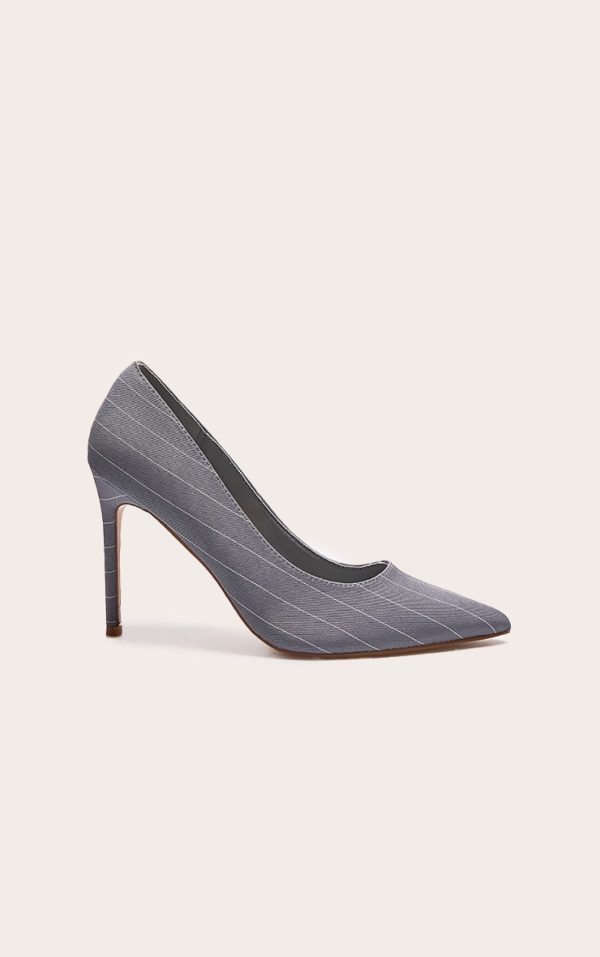 bc1032509c7d673b3422936b0a66c92647d85d91_CNK1683_1_grey_pinstripe_point_toe_court_heels