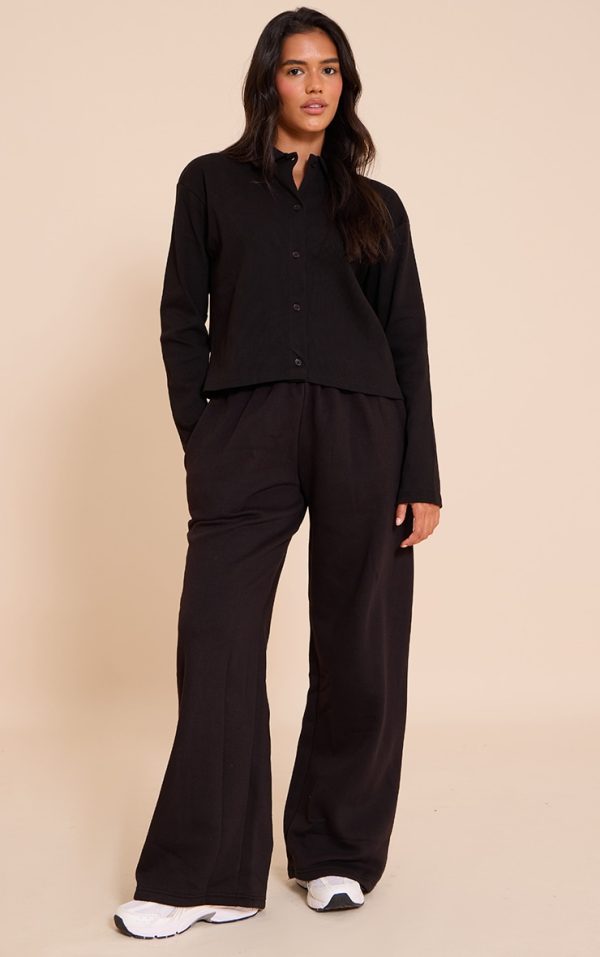bd74fe5bab0744176f2b0bb14184d6f816b104d1_CNM9655_3_black_cropped_boxy_collared_sweat