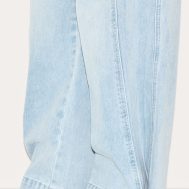 be7bb33d3957b710a1812b569a74b679381e6050_CNL5672_4_petite_light_blue_denim_side_pleated_detail_wide_leg_jeans