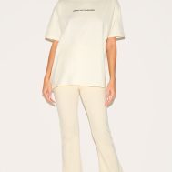 bf9fc79f92a1f63e4e442739882c9ea5b094268f_CNI8522_3_prettylittlething_beige_printed_oversized_t_shirt