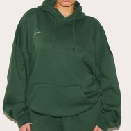 c0045b7b165d2957b890b6319396744d96e758f5_CNG1358_1_prettylittlething_plus_forest_green_est_2012_printed_oversized_hoodie