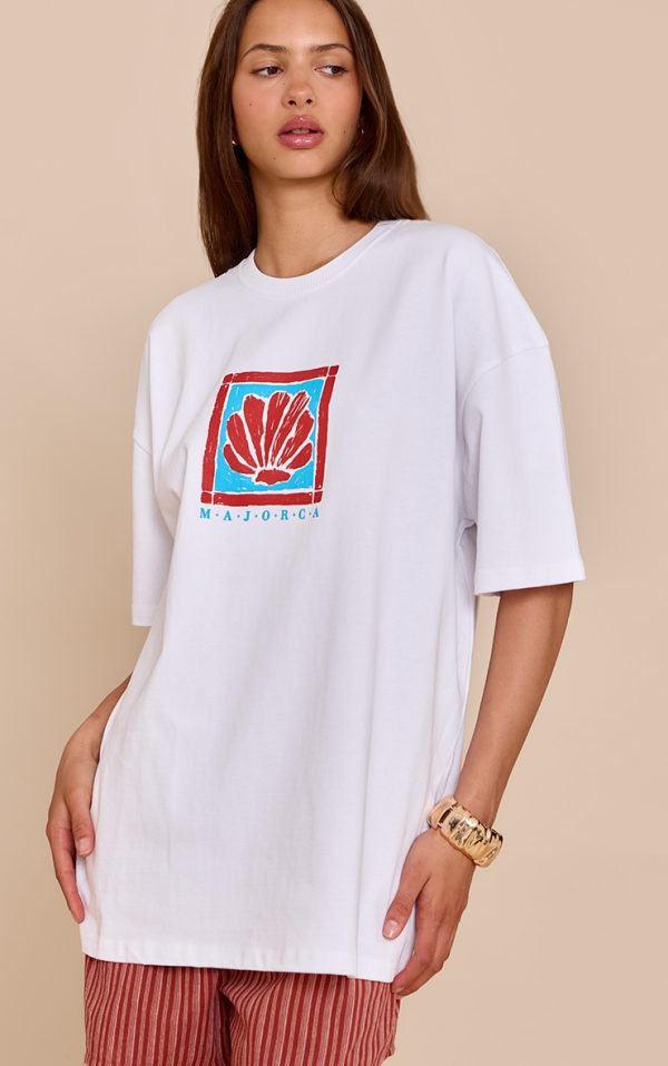 c051d7fab90563dd0d822a99f1b25d5b6b519439_CNN4315_1_white_majorca_shell_graphic_cotton_oversized_t_shirt