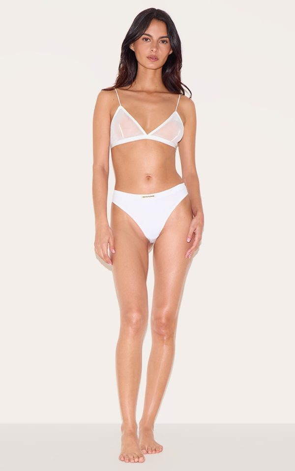 c0658cf3c1b2a164a638c5c28795464705f8d3f3_CNL0781_3_prettylittlething_white_badge_seamless_thong